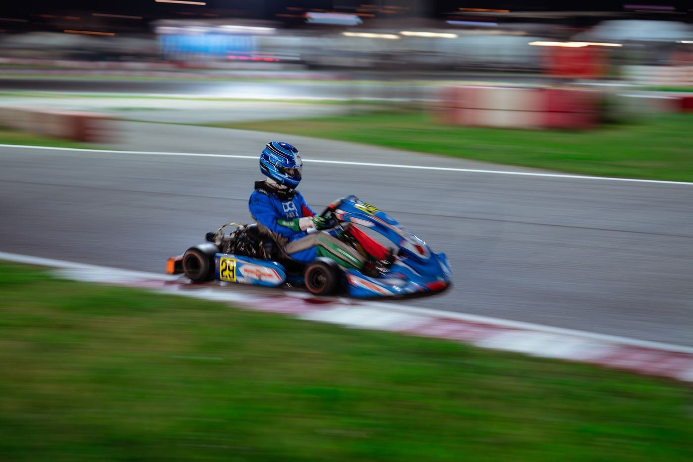 Il kart 29 in gara di notte